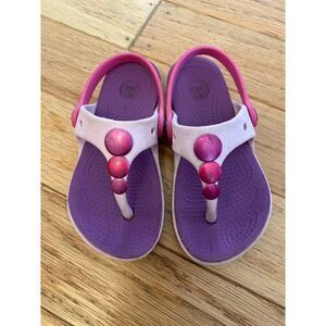 Crocs little girls purple rubber play ankle strap slip on flip flops size C8/9